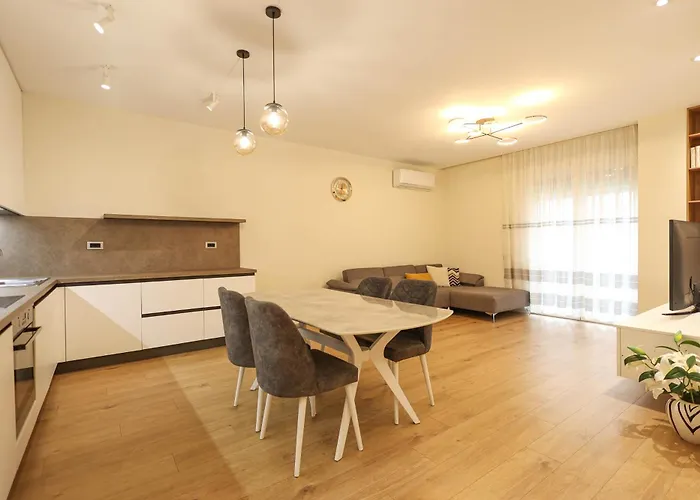 Grandstay Portside Durrës